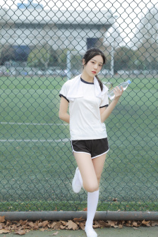 不扣纽的女孩详情介绍